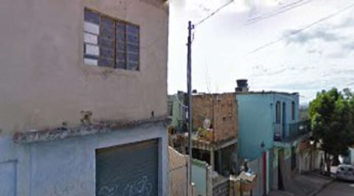 Homem é preso após esfaquear 10 vezes a mulher e a filha de 18 anos