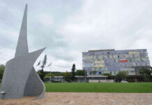 Cerimonial fecha as portas na madrugada e deixa alunos sem formatura