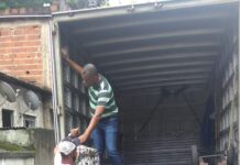 Com rio acima do nível normal, moradores são retirados de casa em João Monlevade