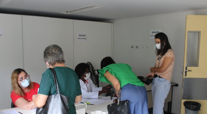 Aplicação das três doses da vacina continua nesta sexta