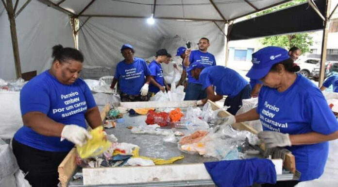 Sem carnaval de rua, ambulantes e catadores receberão auxílio