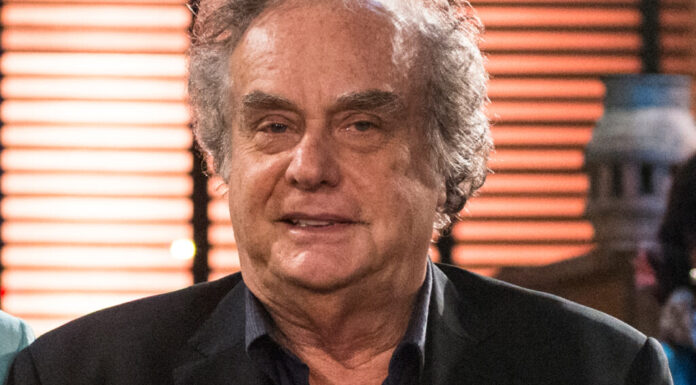 Morre Arnaldo Jabor, jornalista e cineasta do cinema novo, aos 81 anos