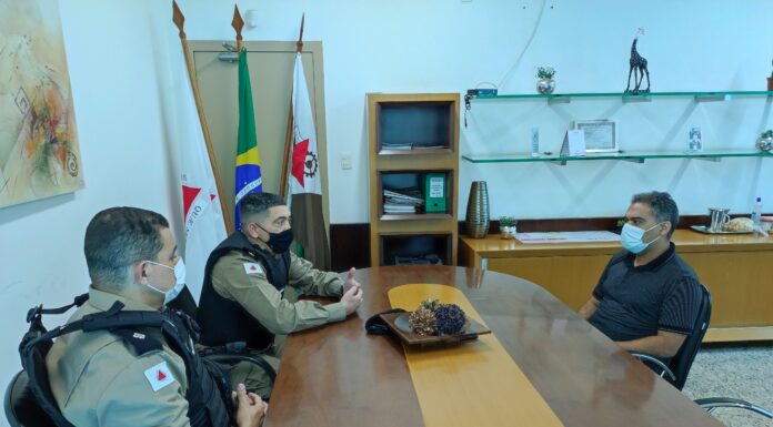 Presidente da Câmara de João Monlevade recebe Tenente Coronel da PM