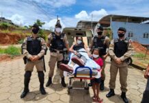 Após sofrer grave acidente, adolescente é recepcionada por equipe policial