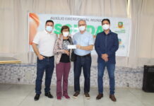 Famílias do Centro Industrial atingidas pela enchente em João Monlevade recebem o Auxílio Emergencial Municipal