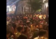Praça da Estação, em BH, tem aglomeração na primeira noite de Carnaval