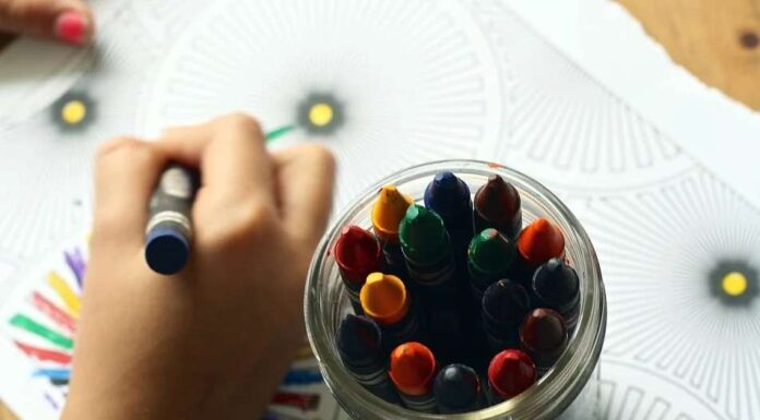 Meninas fazem desenho de cunho sexual, e pais delas é preso por estupro em Canoas