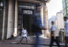 Governo vai antecipar décimo terceiro de aposentados e pensionistas do INSS