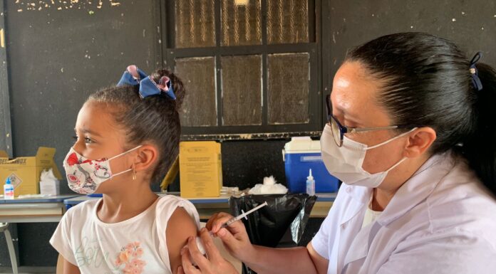 Crianças de seis meses a menores de 3 anos voltam a receber vacinas em João Monlevade