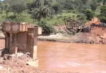 Polícia busca dupla que teria causado rompimento de adutora da Copasa