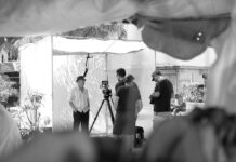 ArcelorMittal promove noite com exposição de retratos e exibição de filme com histórias dos moradores de João Monlevade