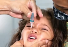 Cerca de 500 mil crianças brasileiras não estão vacinadas contra pólio, alerta cientista da Fiocruz