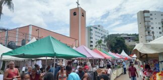 Feira traz artesanato, agricultura familiar, comidas típicas e música no fim de semana
