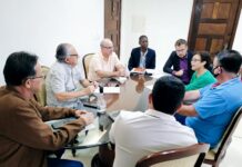 Prefeito assina projeto de Lei que aprova aditivo ao acordo coletivo com professores