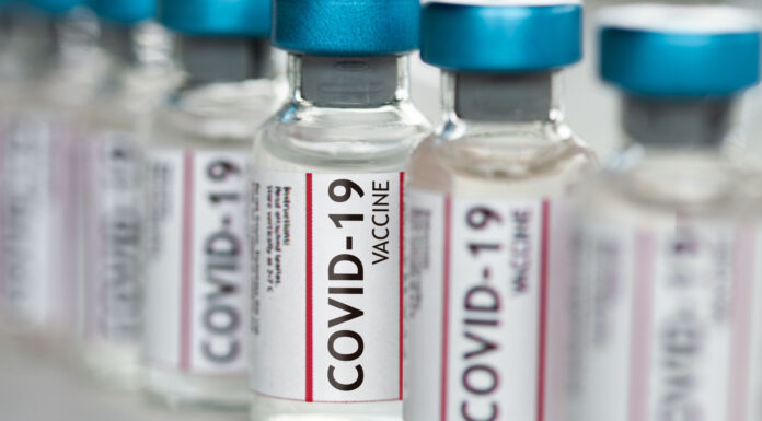 Saúde autoriza 4ª dose da vacina contra Covid para pessoas acima de 50 anos