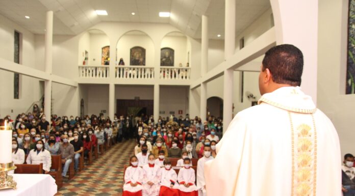 Sábado com procissão, celebração eucarística, roda de viola e forró na Festa da Padroeira Nossa Senhora do Carmo