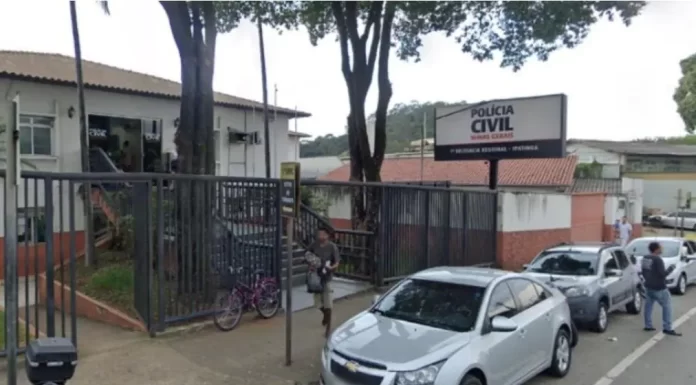 Mulher é obrigada a beijar assaltante para não perder o celular e acaba roubada