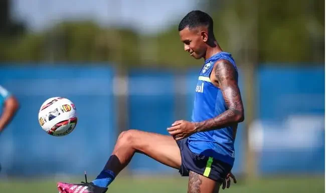 Cruzeiro acerta com o volante Fernando Henrique, do Grêmio