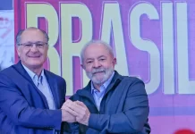 PT oficializa chapa Lula-Alckmin como candidatos a presidente e vice