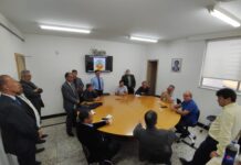 Prefeito e vice fazem visita à Câmara em primeira reunião do semestre