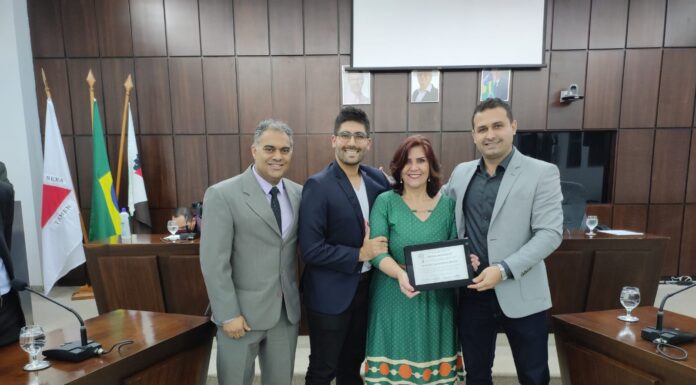 Empresa Medi Lab recebe Honra ao Mérito na Câmara Municipal