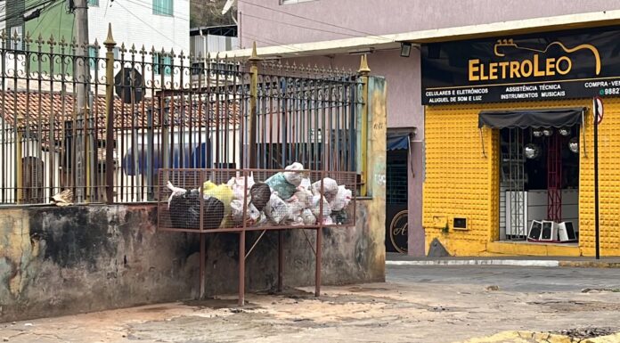 Prefeitura de João Monlevade instala lixeiras em vários pontos