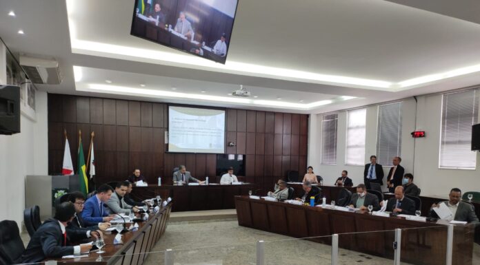 Vereadores aprovam projeto que concede Honra ao Mérito à escola de Música e a diácono monlevadense