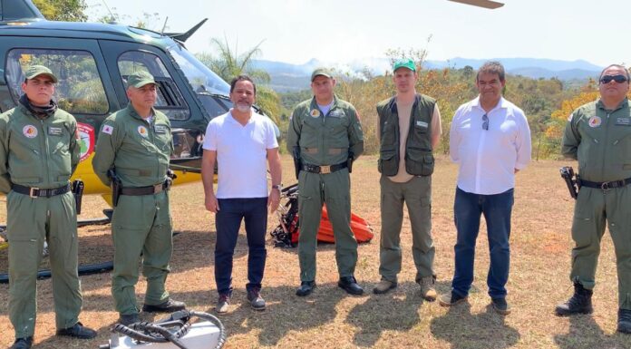 Prefeito acompanha força-tarefa para combater incêndio na Mata do Limoeiro