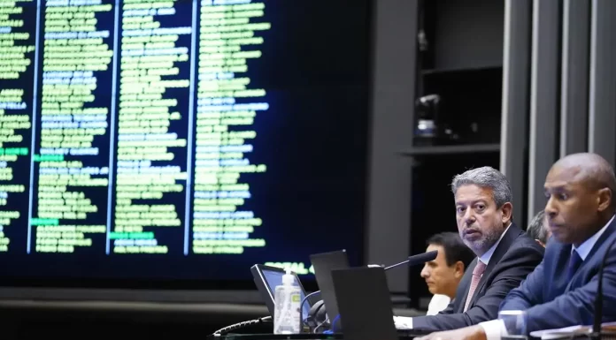 Câmara pode votar nesta semana restrição a pesquisas eleitorais