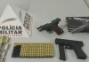 PM recebe denúncia de aluno com arma em escola e aprende pistola e munição