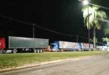 Paralisação de caminhoneiros deixa trânsito lento na BR-381 em Ipatinga