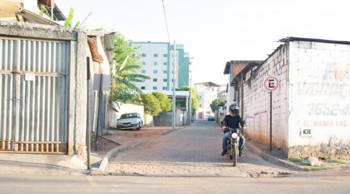 Obras na rua José Pedro Santos em João Monlevade é concluída