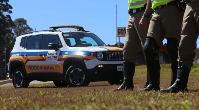 Mulher é arremessada de carro após recusar ir para a casa do companheiro, em Ipatinga