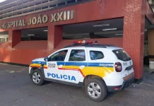 Mulher fica com prego cravado na cabeça após briga com marido por comida, em BH