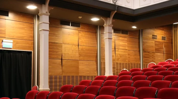 Homem é preso por importunar mulheres em cinema de Coronel Fabriciano