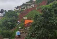 Casa desmorona e arrasta carro em deslizamento em Teófilo Otoni