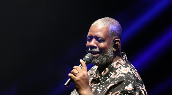 Santa Bárbara 318 anos: Luzes de natal, show, homenagens e muita festa no aniversário da cidade
