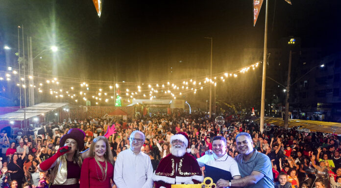 Natal Luz leva alegria e emoção à praça do Povo