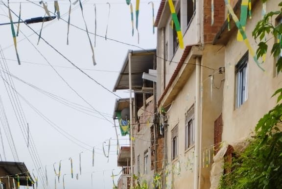 Polícia Civil cumpre mandados de busca e apreensão e prende suspeitos de envolvimento com o tráfico de drogas em Manhuaçu