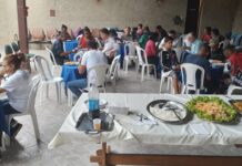 População em situação de rua participa de almoço especial oferecido pela Casa de Passagem