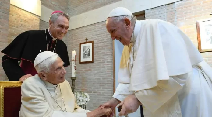 Vaticano confirma que estado de saúde do papa emérito Bento XVI é grave